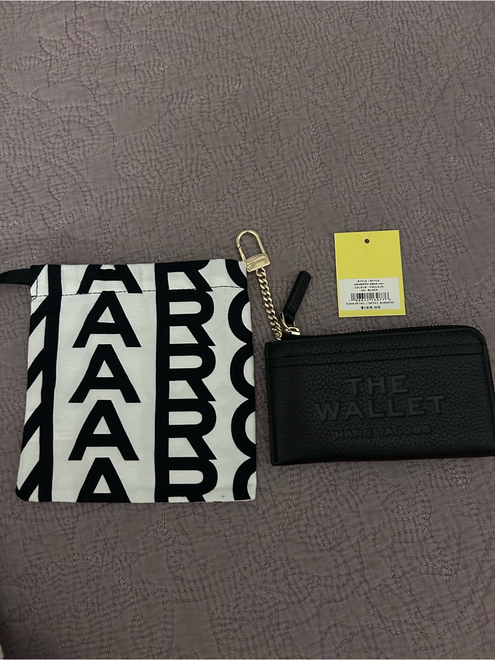 EUC! Marc Jacobs The Wallet Black Zip Top $128